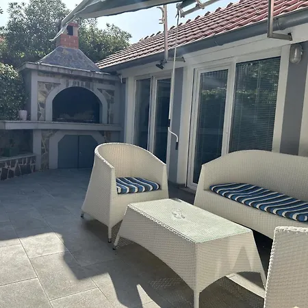 Milica Apartman Primosten